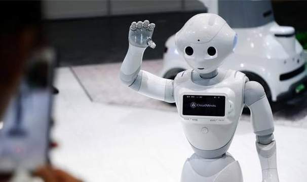 中国人工智能大突破机器人比科学家还聪明日本坐不住了